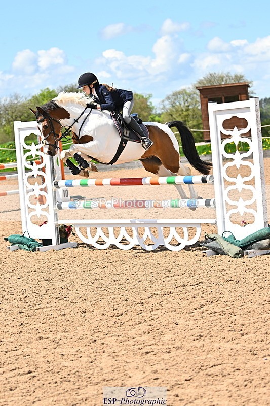 240504A-124050-01616 - Cls 4 Blue Chip Pony Newcomers & 1m Open