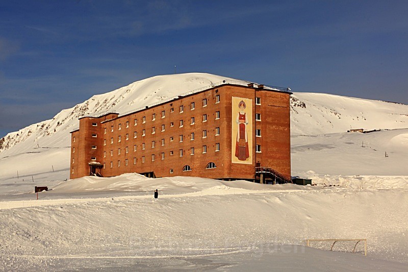Barentsburg 6214 - Winter in the daylight