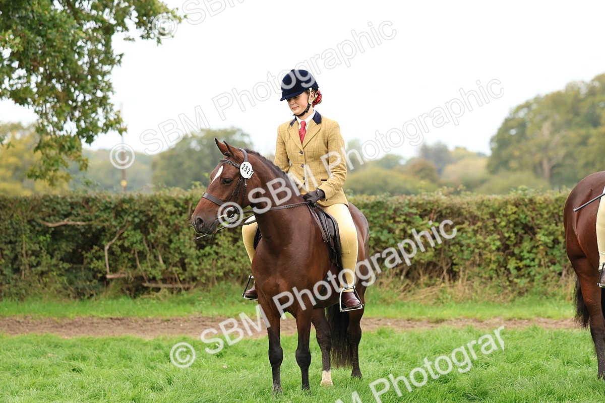 SBM_56740 - S40 - Starters Ridden Showing