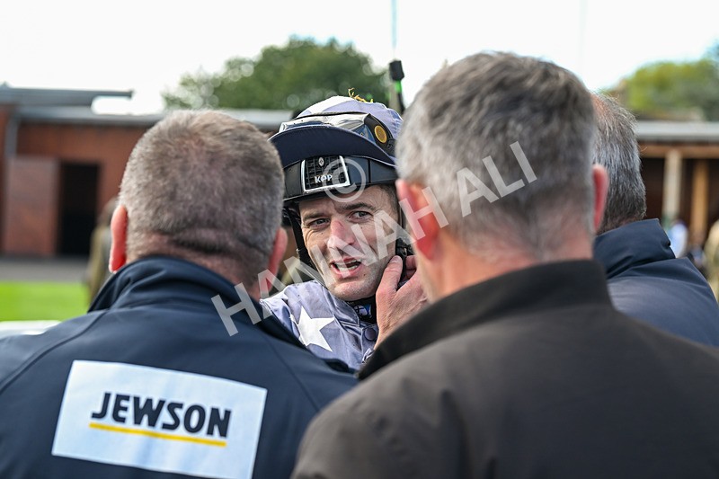 100924-Race 3-Laudable-0239 - Race 3