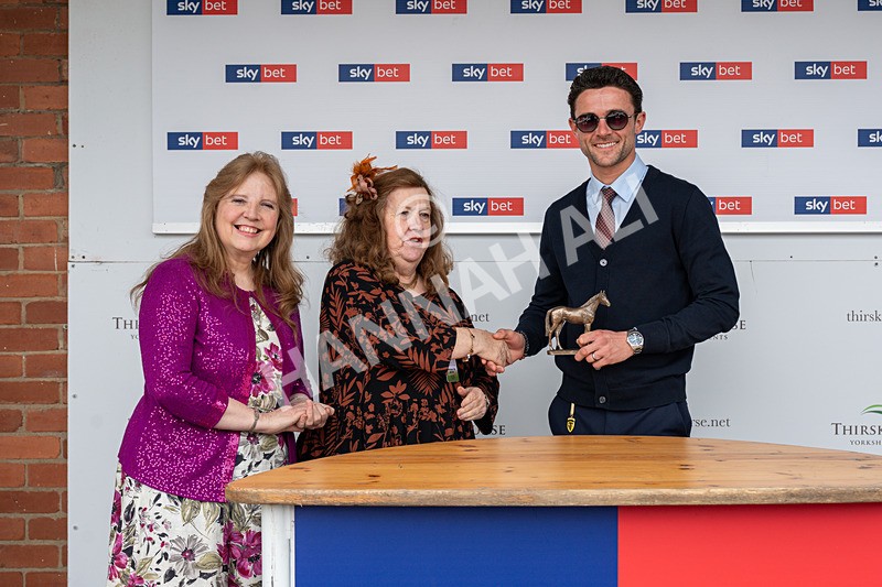 160526-Race 2-Kodi Bear Light-3498 - Race 2 2.23pm Marion Gibson Brown Memorial - Irish EBF Restricted Maiden Fillies' Stakes (Div II)