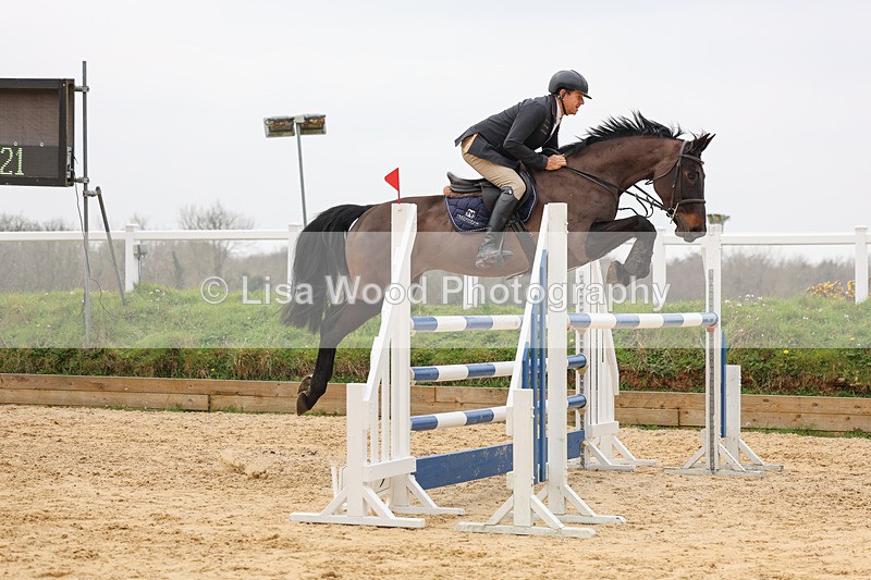 3E7A7801 - Class 9: Senior Foxhunter/1.20 open