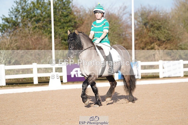 241214-112724-00301 - 117-Janine.Paterson-Pottertonpark.Mulreesh