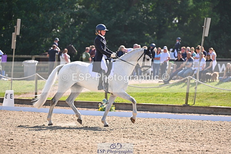 250523A-163331-08281 - A-065-Beatrice.Montgomerie-JAG.WOMANIZER.LADY