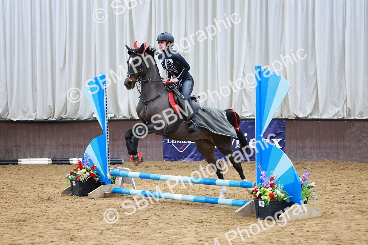 SBM_001604 - Class 3 - Horse & Hound (60cm)