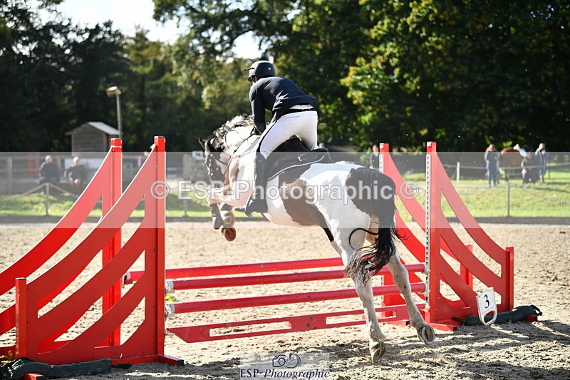 251004A-152654-01821 - Classes 8 & 9 70cm