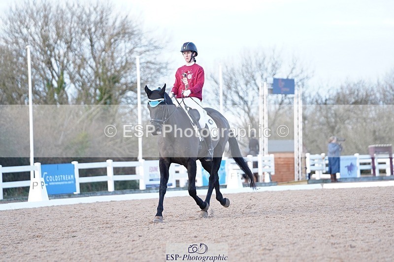 241214-155010-02251 - 131-Alys.Matravers-DARGASONS.MOON.SHADOW