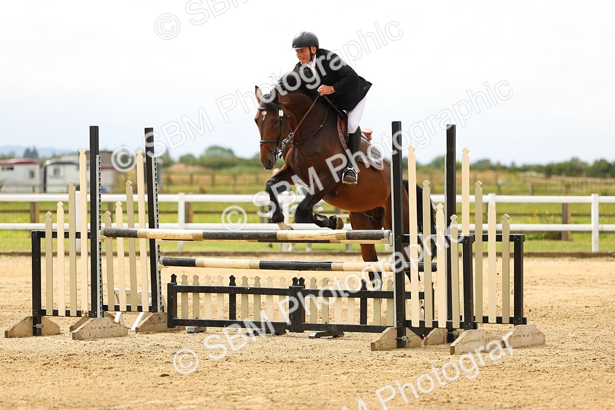 SBM_009301 - Class 2 - Senior Discovery - 1.00m Open