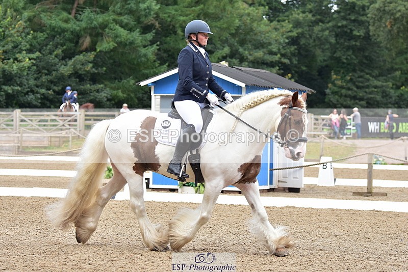 250719A-103446-03722 - 092-Rachael.Smaldon-Nadderbrook.Biscuit