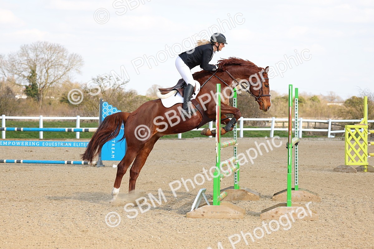 SBM_001473 - Class 4 - Senior Newcomers - 1.10m