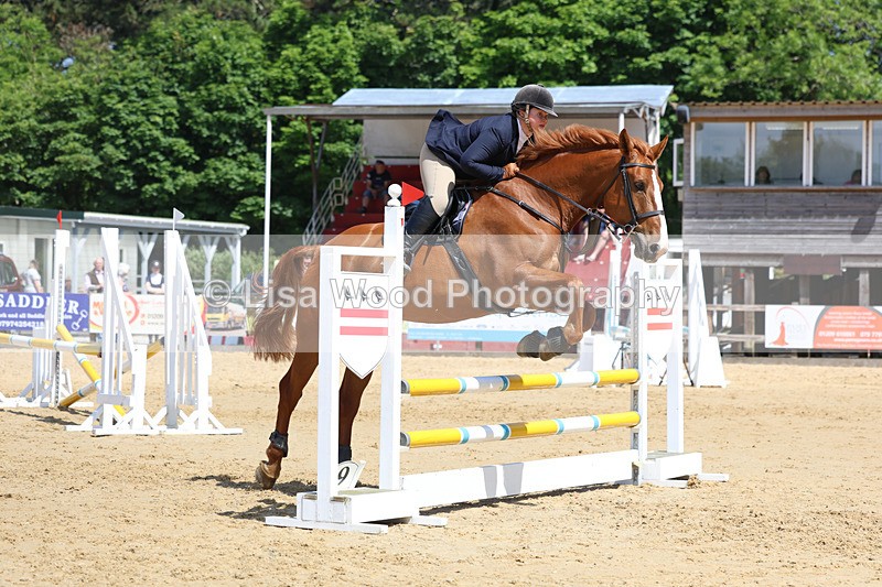 3E7A9594 - Class 8: Senior 80cm