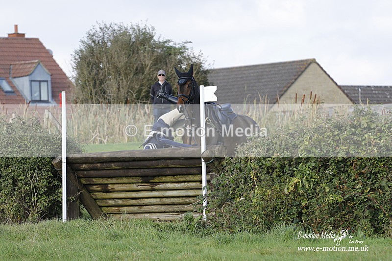  WWHT 171021 3999 - Open (1.00m)  17/10/21