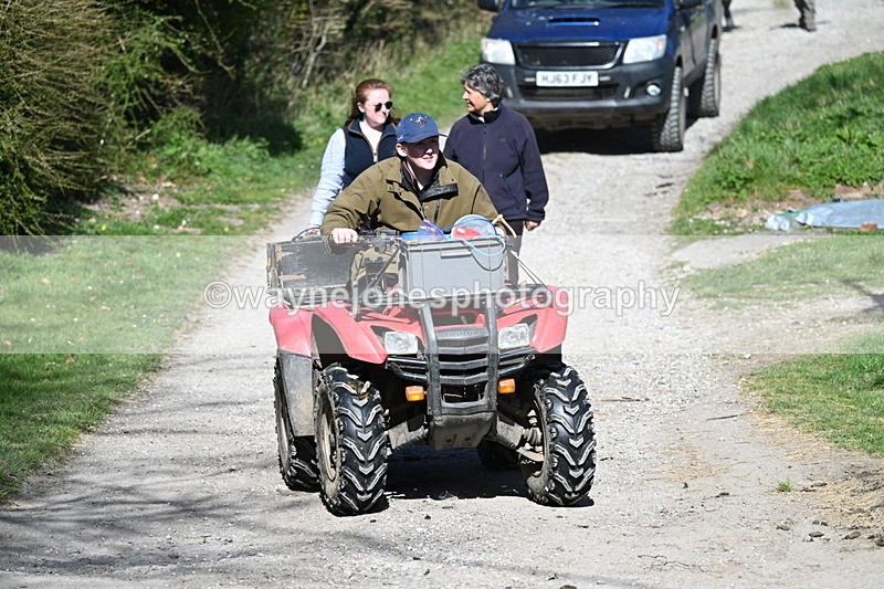 WJ7_9774 - Home for hunt tea !
