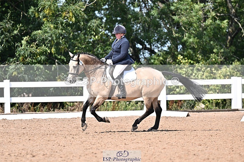 250816-121439-03955 - 082-Sarah.DavisWinston.Classic.Gold