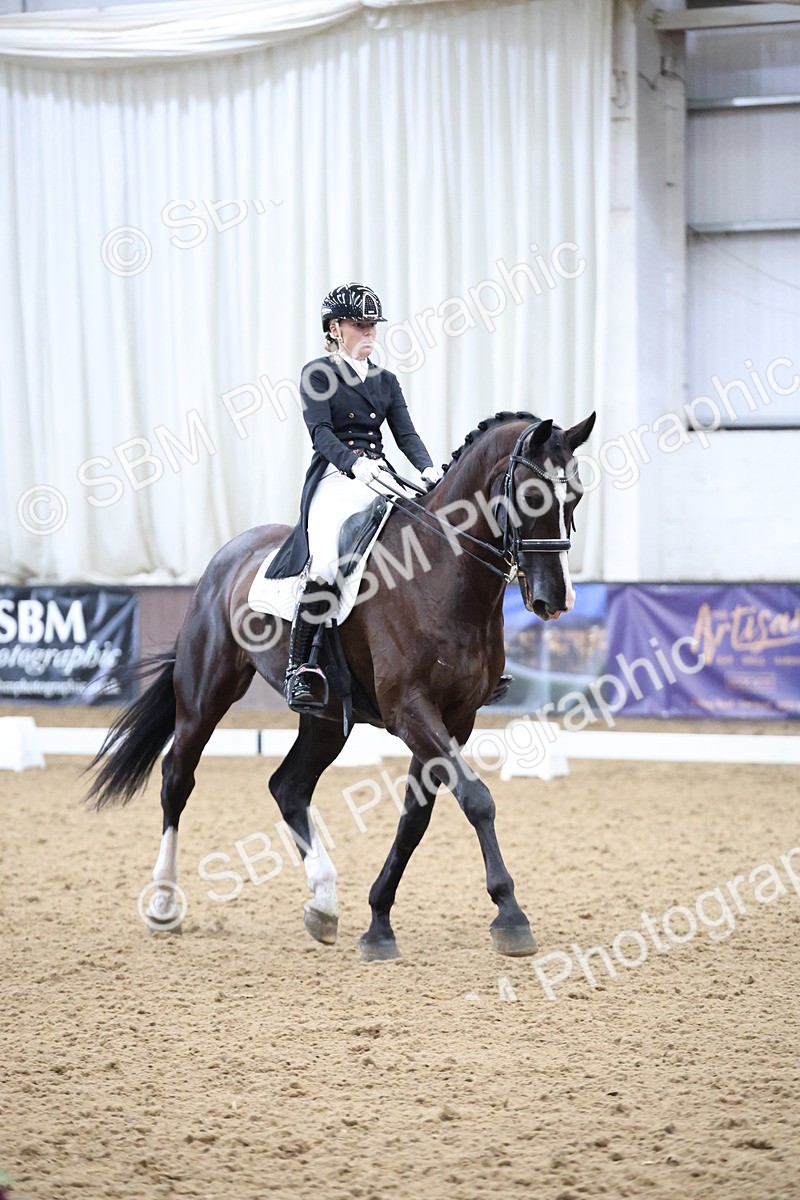 SBM_004676 - Class 9 - FEI Inter 1 Gold - 16.59-17.47