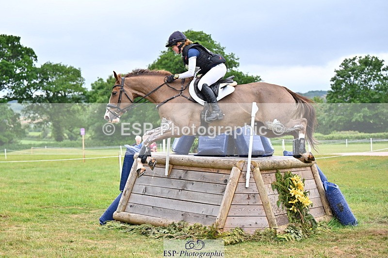 250524A-102513-08999 - A-057-Tabitha.Moore-BILLY.HOODOOS