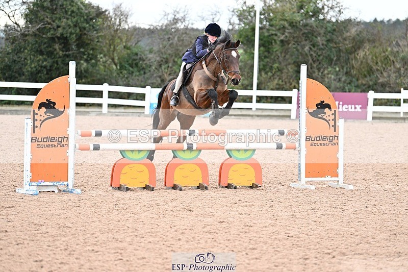 241117X-145537-05088 - Cls 19-20-21 Children on horses