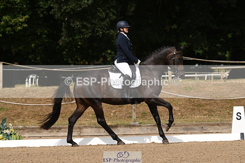 250719A-101046-03264 - 049-Veronica.Roberts-For.J'Adore