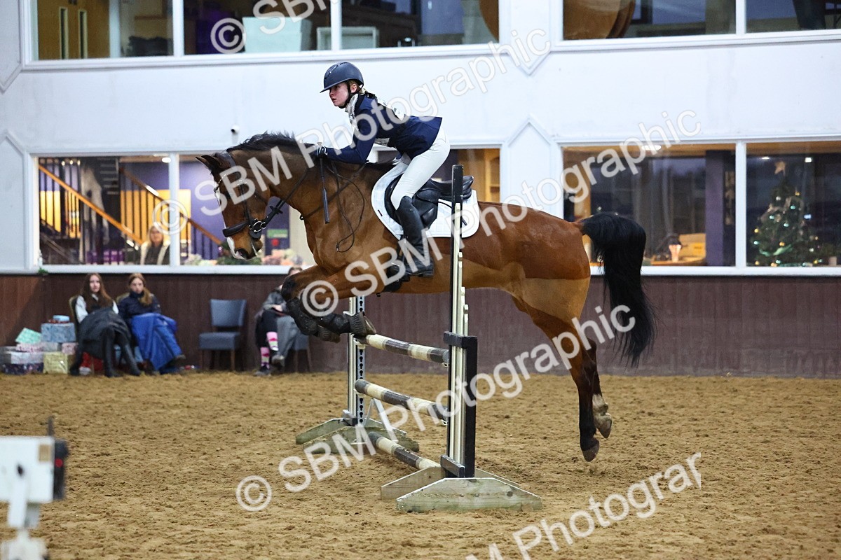 SBM_002766 - Class 6 - Holly & Ivy Stakes - 90cm