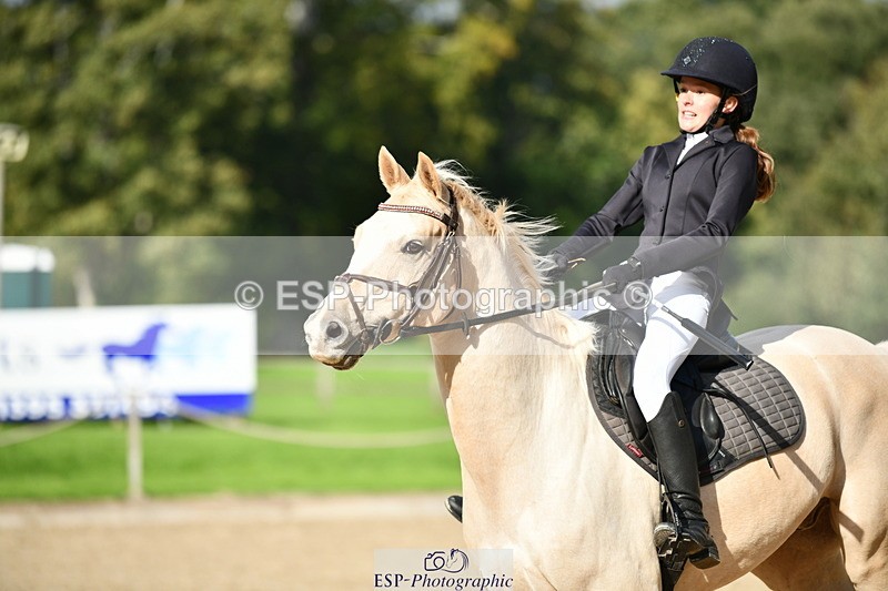 251004A-145835-01606 - Classes 8 & 9 70cm