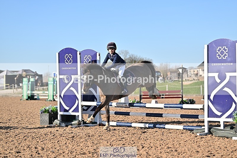 250401-172153-00380 - 70cm classes