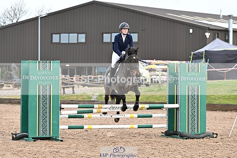 250416-090402-00011 - Cls 1 British Novice and 90cm