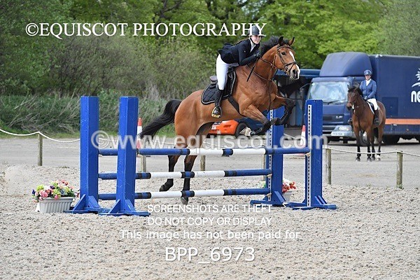 BPP_6973 - CLASS 4 FRI Senior BritiNovice/ 90cm Open