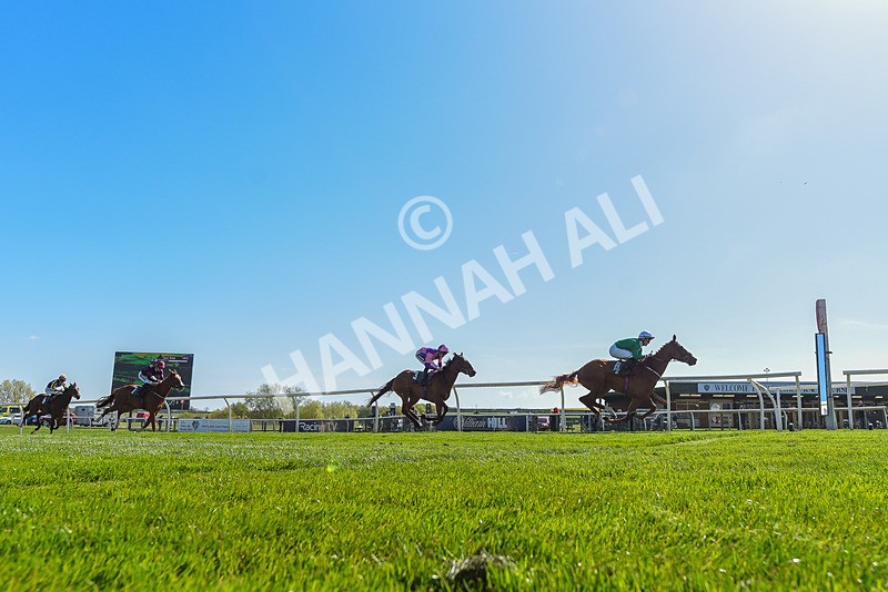 220426-Race 4-Borjina-0706 - Race 4