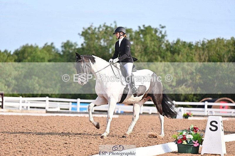 240817A-091005-06511 - 109-Michelle.Head-Alvescot.Winning.Mood