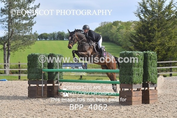 BPP_4062 - CLASS 9 - FRI - Senior Newcomers/ 1.10m Open