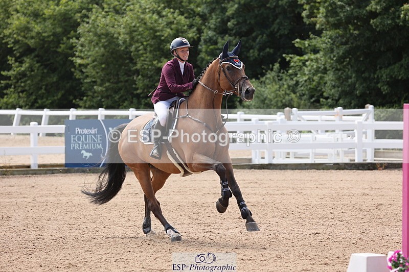 240718A-132732-05563 - Cls 9, 1 Star Bronze Tour 1.10m