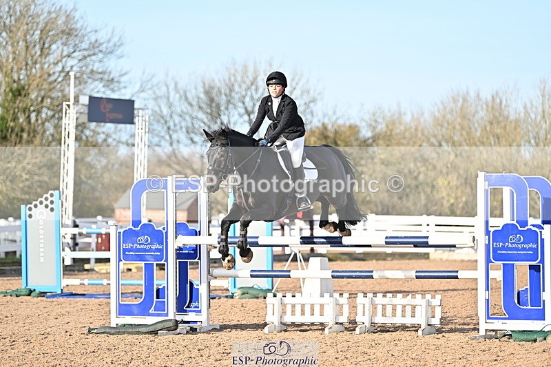 241113A-140655-00799 - Cls 05A&B Snr Fox & 1.20m Open