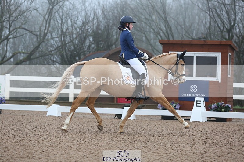 240217A-083103-00018 - 216-Olivia.Luscombe-Rosewater.Chamonix