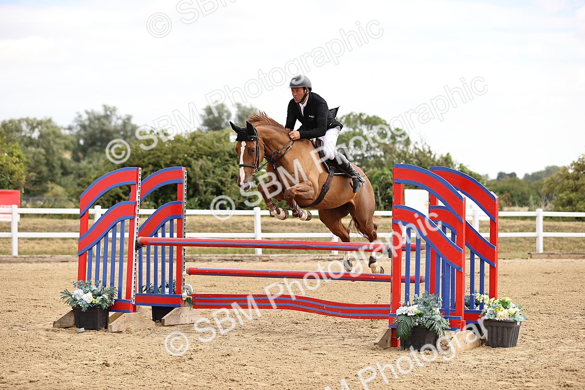 SBM_009546 - Class 8 - Senior Newcomers - 1.10  Open