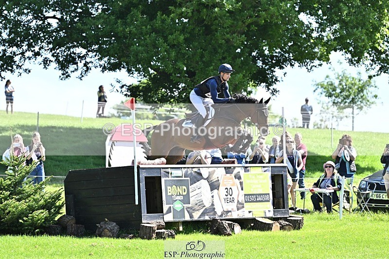 240525-105034-12074 - 320-CARPO_VIVENDI-Jack_Pinkney