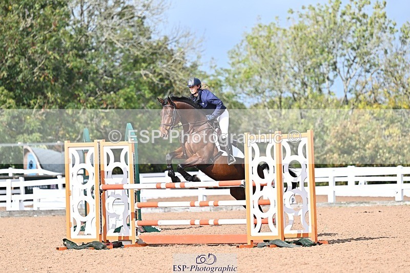 261014-125838-00526 - Cls  05 Snr Newcomers & 1.10m Open