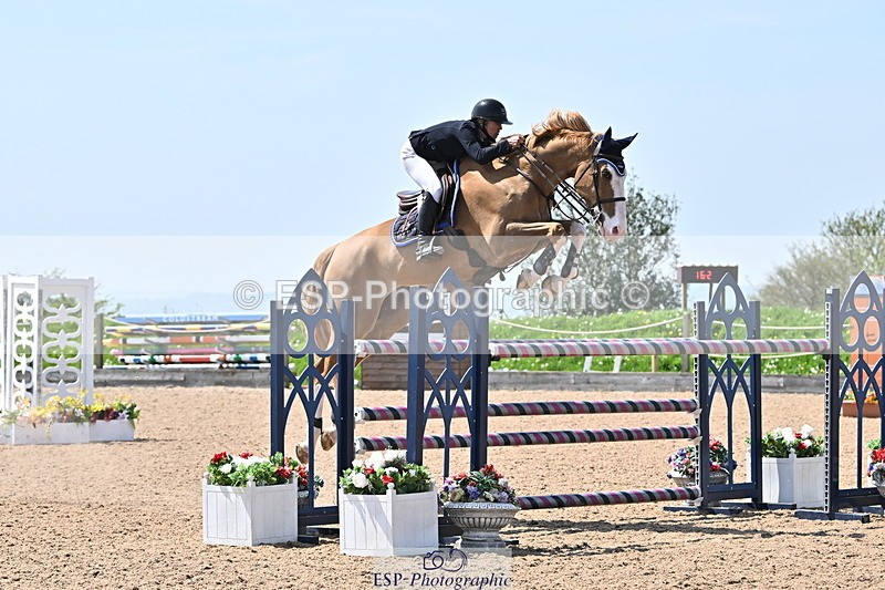 240509A-130806-01969 - Cls 10 National 1.30m Open