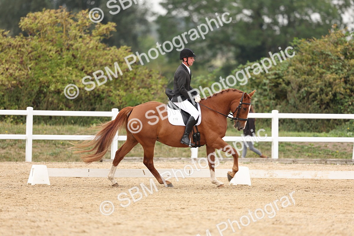 SBM_01552 - Class 9 - Novice 27 Champs