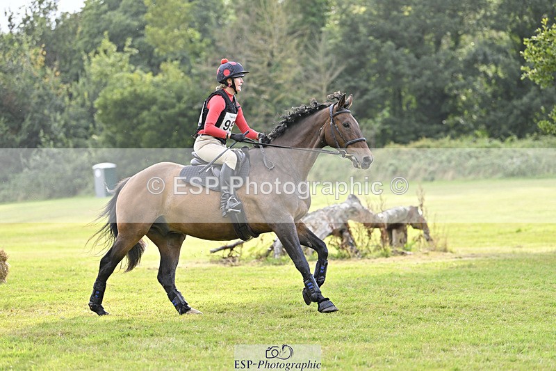 240825X-171009-37679 - 80cm XC 16.30 to 17.30