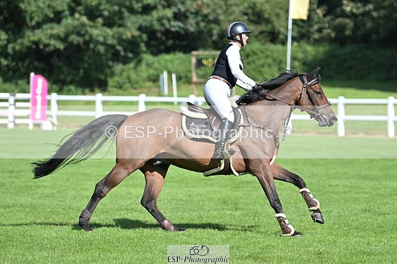 230909-111020-05092 - Cls 11 Snr Foxhunter & 1.20m Open