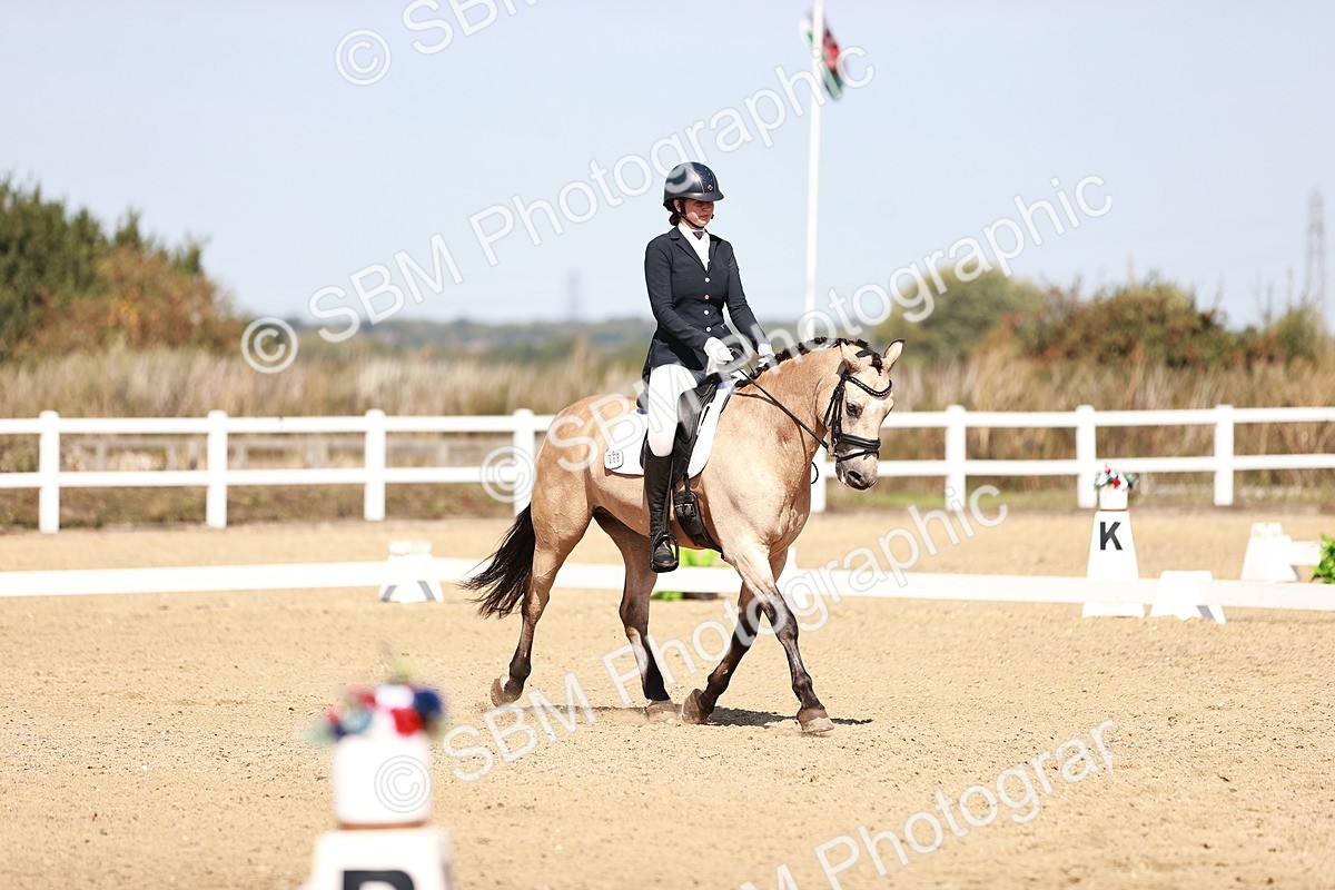 SBM_004611 - Class 12 - Novice 5 - 10.31-11.41