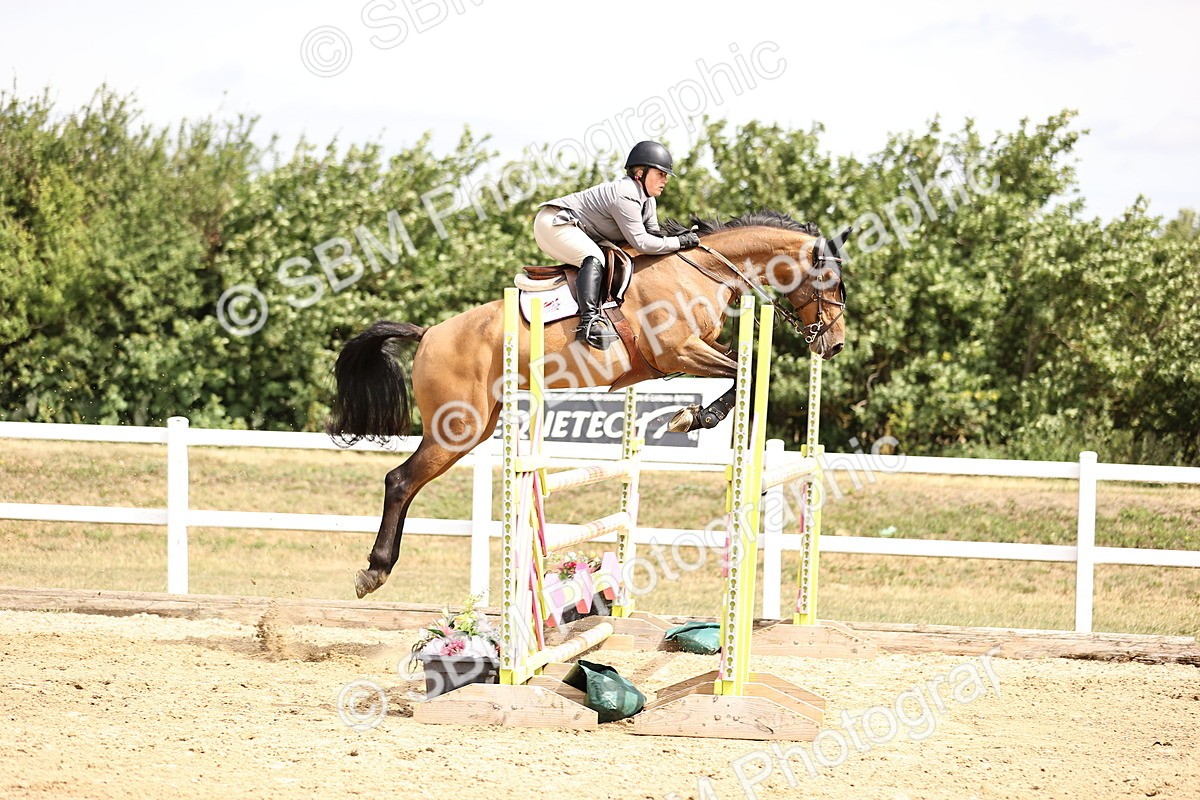 SBM_009926 - Class 8 - Senior Newcomers - 1.10  Open