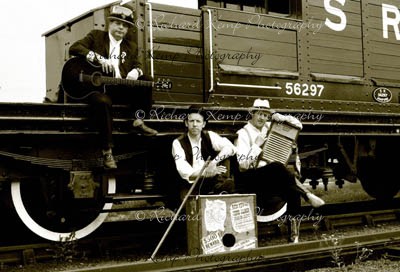 Doghouse Skiffle Group - People