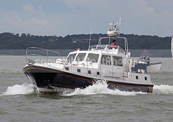 120720 VICTORY WT7A7083 - Flybridge Cruisers