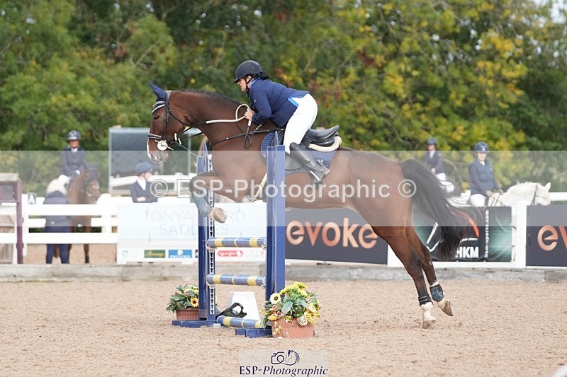 251005-100634-02462 - Cls 22 British Novice and 90cm