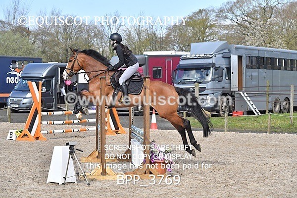 BPP_3769 - CLASS 3 FRI Senior British Novice/ 90cm Open