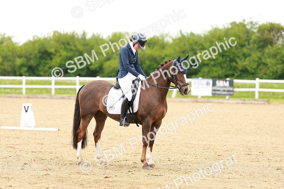SBM_005012 - Class 15 - Novice 5