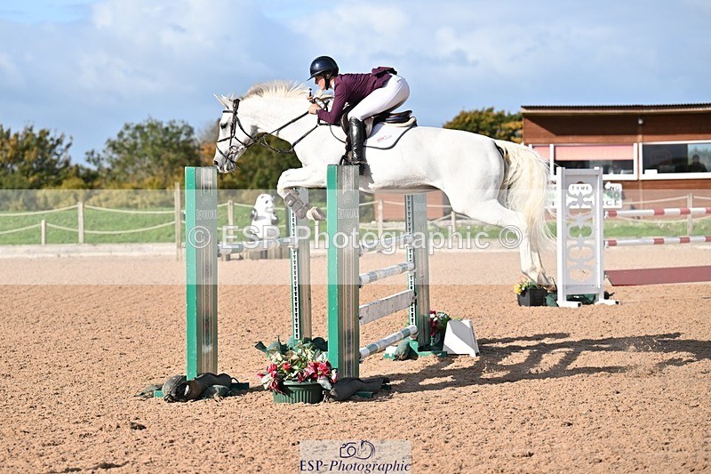 251005-103927-02823 - Cls 15 Foxhunter and 1.20m