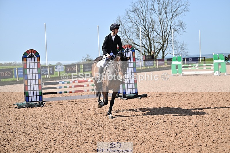 260408-105308-00259 - Cls 2 British Novice and 90cm