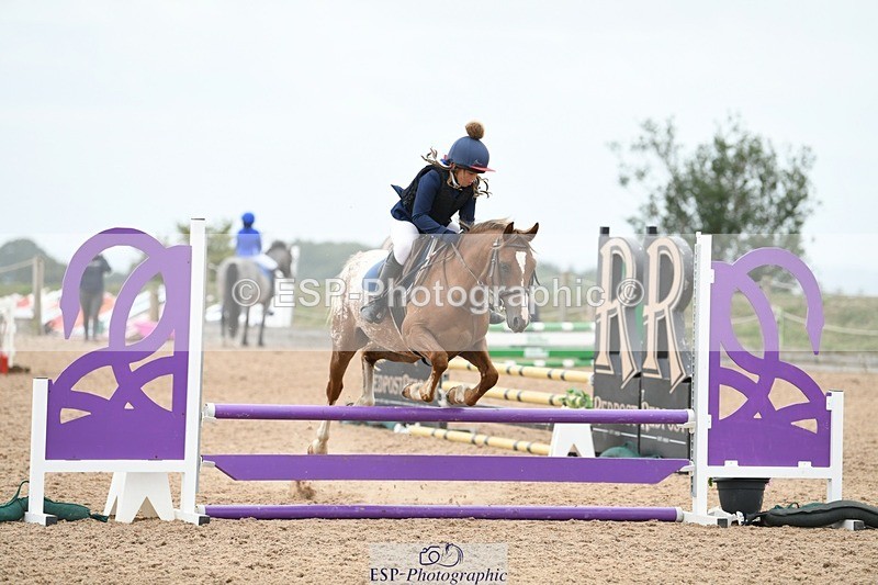 250807-102707-00145 - 70cm Round 1